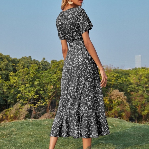 Boho Floral Print Belted V neck Ruffle Midi Dress - Picture 5 of 11